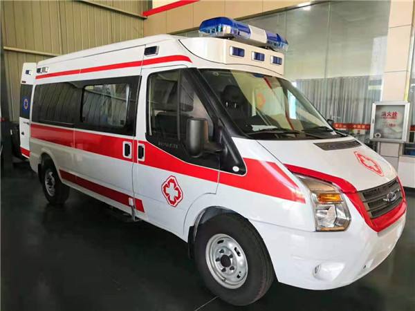 上思县福特V362救护车